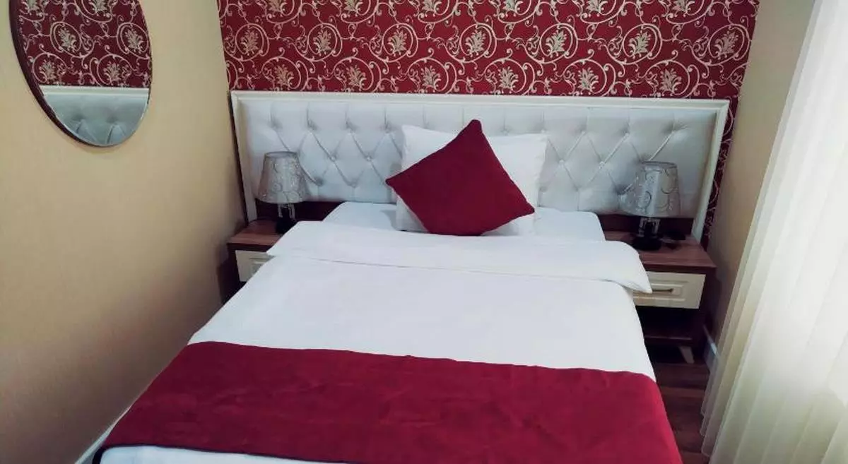 VILLA INN HOTEL ROOM.jpg